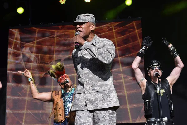 Village People w przedstawieniu na Let 's Rock Retro Festival, Bristol, Anglia. 3 czerwca 2017. — Zdjęcie stockowe