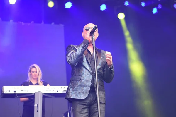 Cennet 17, Let 's Rock Retro Festivali' nde sahne alıyor. Bristol, İngiltere. 3 Haziran 2017. — Stok fotoğraf