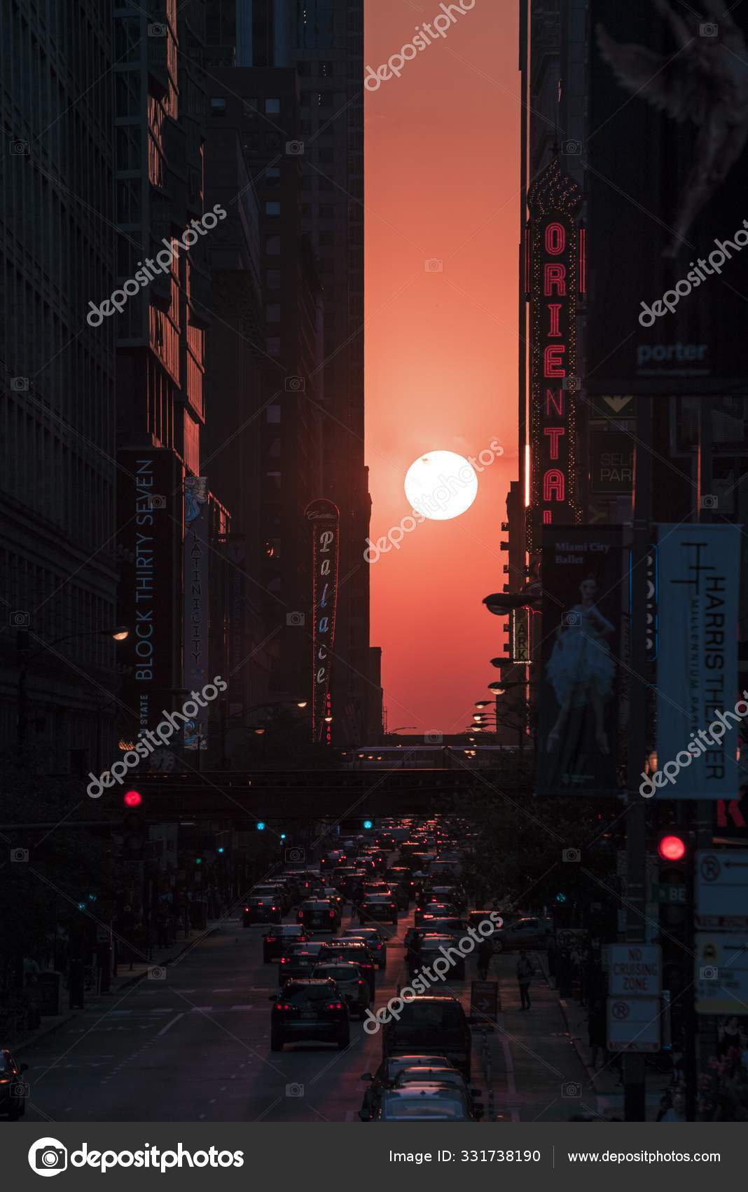 Chicago Henge Stock Editorial Photo © Wirestock 331738190