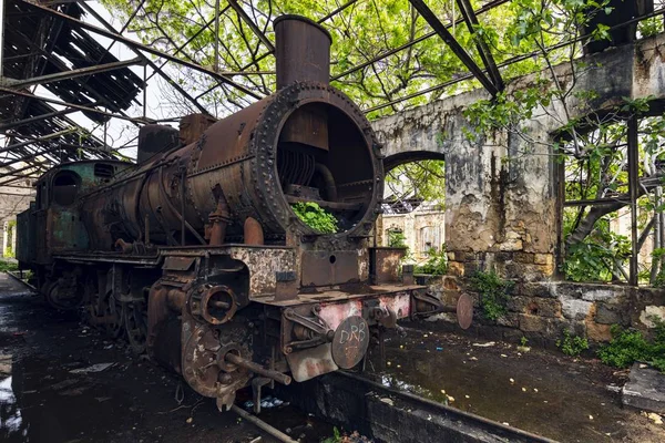 Old locomotives in an old beautiful train yard captured in Lebanon — Stock Photo, Image