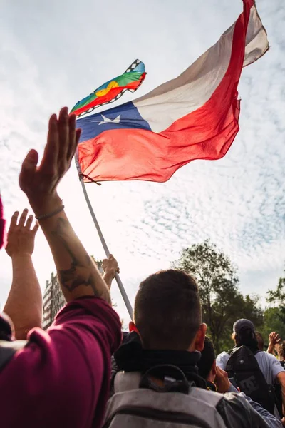 Les manifestations de Santiago montrent leur mécontentement face au gouvernement chilien en raison de la crise sociale — Photo