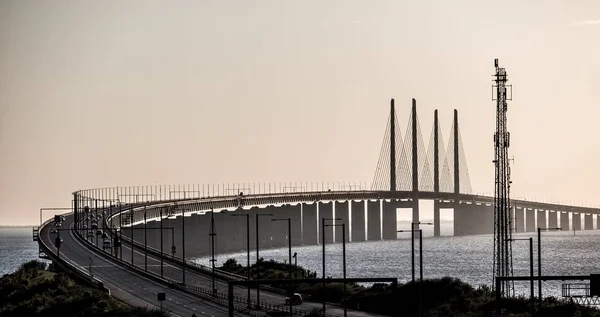 Beautiful shot of the Oresund Bridge with cars in Sweden — Stock Photo, Image