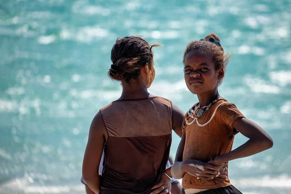 ⬇ Скачать Картинки Girls In Madagascar, Стоковые Фото Girls In.