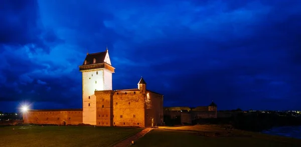 Narva Estonia Aug 2017 Narva Castle Narva Estonia Stormy Blue — Stock Photo, Image