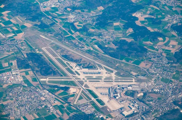 Vue aérienne de l'aéroport de Zurich, Suisse — Photo