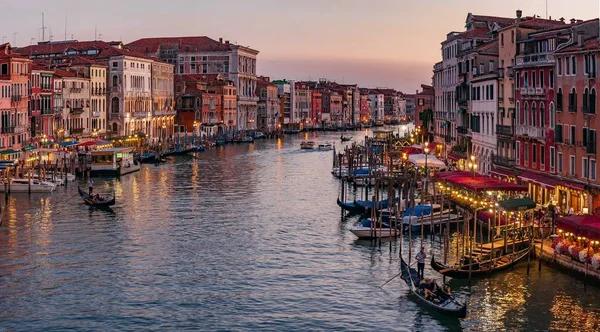 Eine Aufnahme Des Berühmten Canal Grande Venedig Italien Abend — Stockfoto