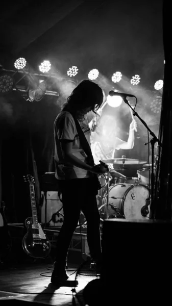 Jen Cloher Band Brisbanen festivaaleilla — kuvapankkivalokuva