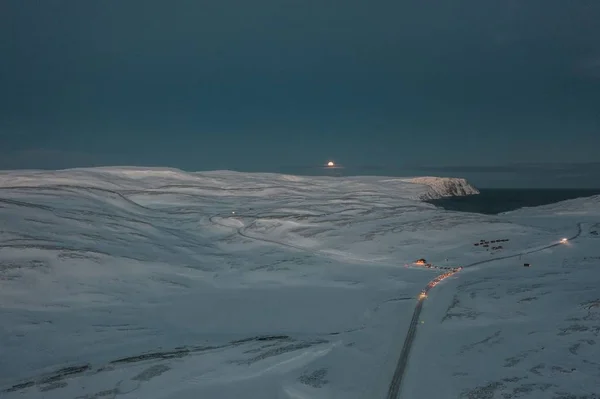 Nordkapp, Norveç 'e doğru donmuş bir konvoyun yüksek açılı görüntüsü. — Stok fotoğraf