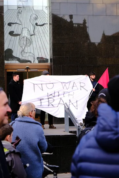 Антивоенный протест в Лидсе против Ирана — стоковое фото