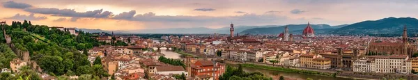 Panorámás Légi Felvétel Egy Gyönyörű Táj Történelmi Firenze Olaszország Naplementekor — Stock Fotó