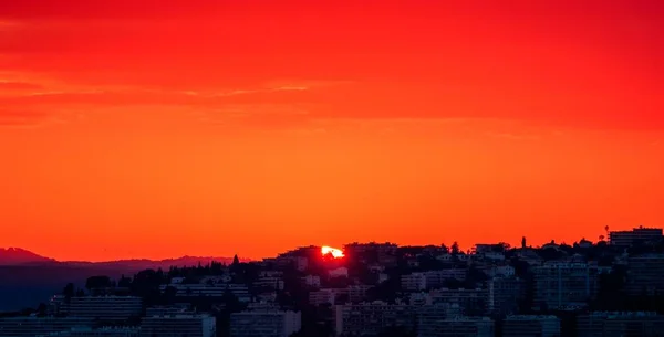 Όμορφο τοπίο του ηλιοβασιλέματος στη Γαλλική Ριβιέρα, Νίκαια, Γαλλία — Φωτογραφία Αρχείου