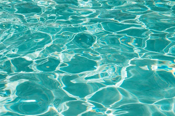 Beautiful and clear surface of the water in a swimming pool — 스톡 사진