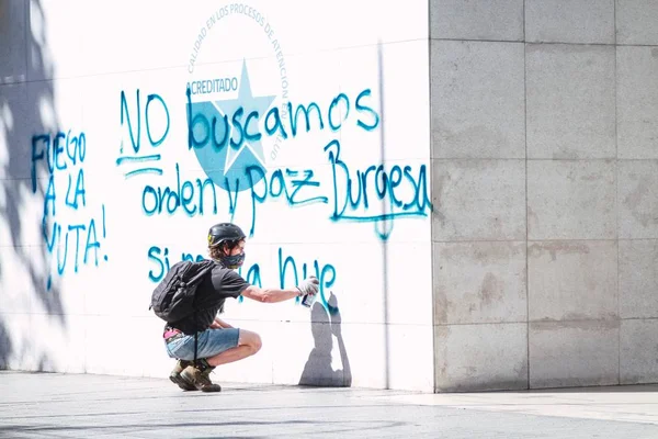 Le proteste di Santiago mostrano la loro insoddisfazione per il governo cileno a causa della crisi sociale — Foto Stock