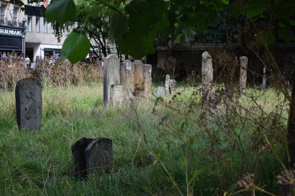 Malý opuštěný hřbitov v Oxfordu, Velká Británie — Stock fotografie