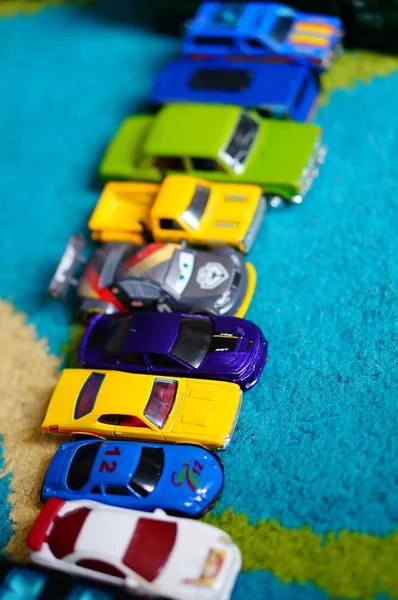 Poznan Polónia Janeiro 2020 Fila Carros Modelo Brinquedos Coloridos Diferentes — Fotografia de Stock