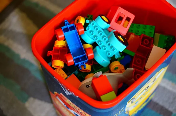 Poznan Polsko Ledna 2020 Plastové Lego Duplo Bloky Plné Nádobě — Stock fotografie