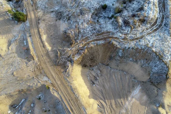 Captura aérea de um campo agrícola no campo — Fotografia de Stock