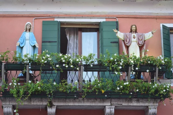 Venice Itália Set 2016 Jesus Cristo Virgem Maria Uma Varanda — Fotografia de Stock