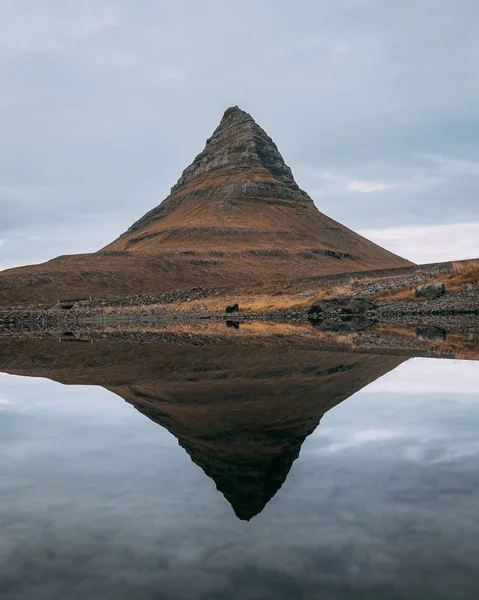 Kirkjufell Mountain Snaefellsjokull National Park Western Region Island Odráží Jezeře — Stock fotografie