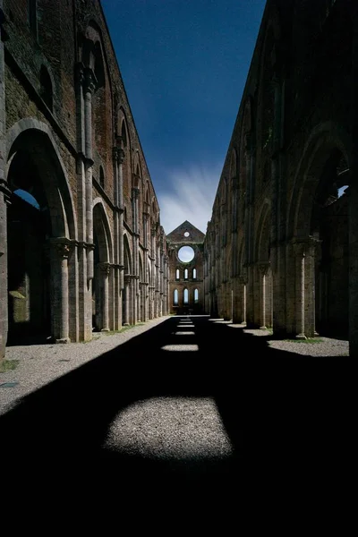 Eine Vertikale Aufnahme Der Berühmten Historischen Abtei Von San Galgano — Stockfoto