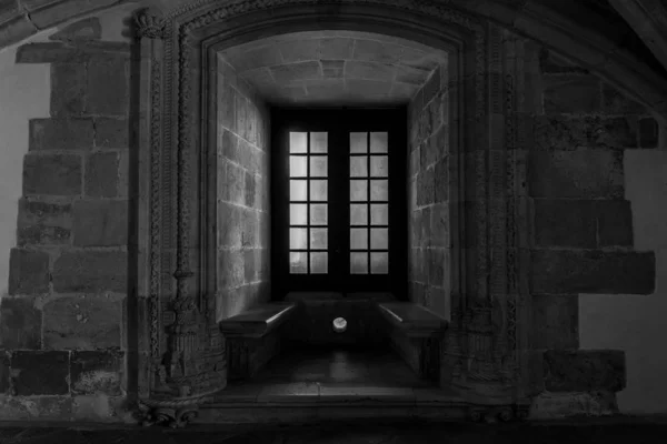 Greyscale inside look of The Convent Of Christ with stone walls and windows in Portugal — Stock Photo, Image