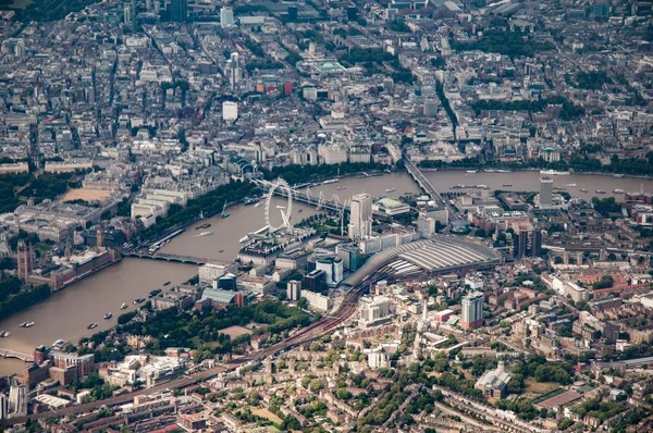 Thames Nehri Nin Ortasından Büküldüğü Londra Nın Havadan Görünüşü — Stok fotoğraf