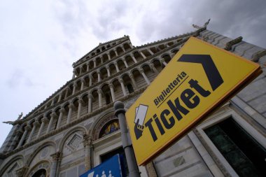 turism in Italy, Pissa tower signs and posts clipart