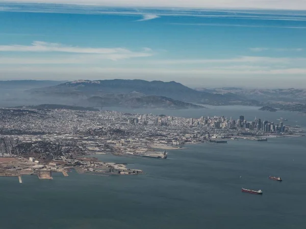 Vista Aérea Através São Francisco Direção Golden Gate Montanhas San — Fotografia de Stock