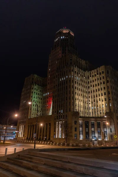 Niagara náměstí se světly v noci v Buffalu v USA — Stock fotografie