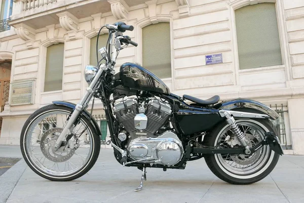 Ginebra Suiza Julio 2015 Black Harley Davidson Sportster Con Asiento — Foto de Stock