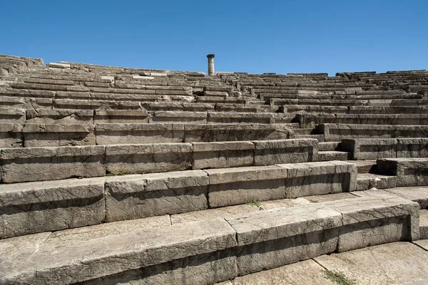 Paisaje de un antiguo teatro histórico en Grecia — Foto de Stock