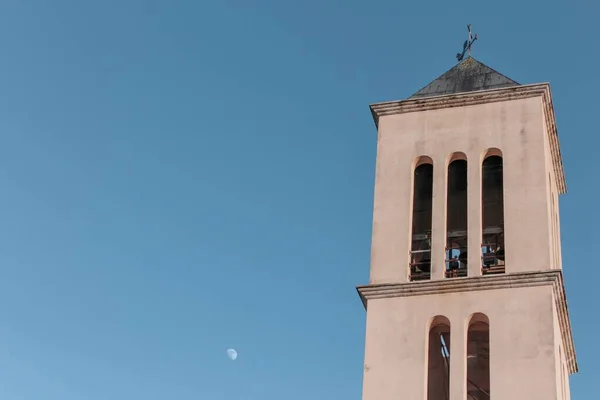 Ein Glockenturm San Teodoro Sardinien Mit Himmel Hintergrund — Stockfoto