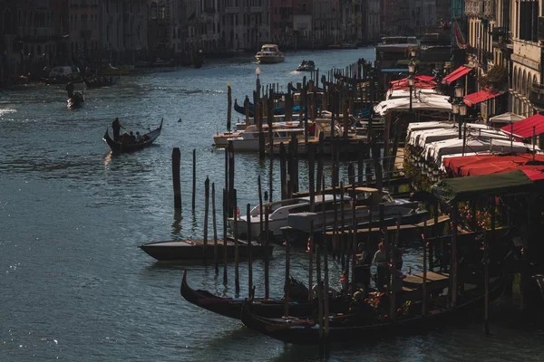 Colpo Angolo Alto Barche Vicino Molo Venezia — Foto Stock