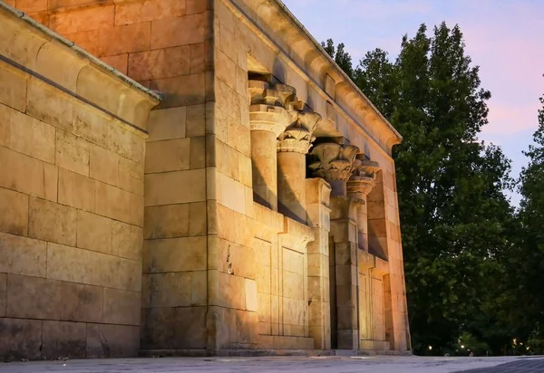 Ancient Temple Surrounded Greenery Sunset West Park Madrid Spain — 스톡 사진