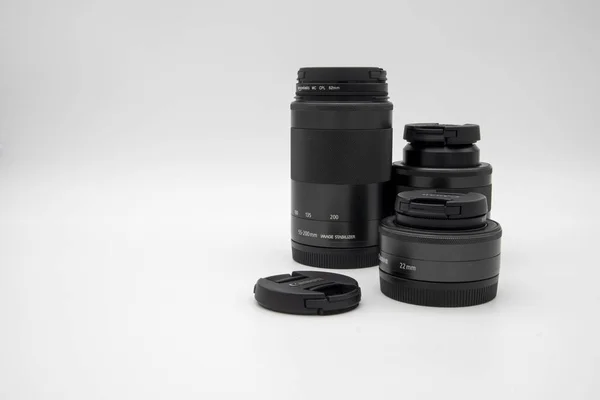 Objektiv fotoaparátu pro bezzrcadlovou kameru — Stock fotografie