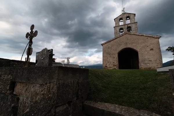 Stemmige Begraafplaats Voor Storm Europa Kroatië Stilte Dood Gedenkmoment Sereen — Stockfoto