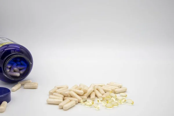 Blisterverpakkingen met tabletten / pillen. Voorgeschreven medicatie in blisterverpakkingen — Stockfoto