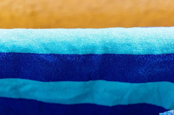 Közelkép egy világoskék csíkos textilről — Stock Fotó