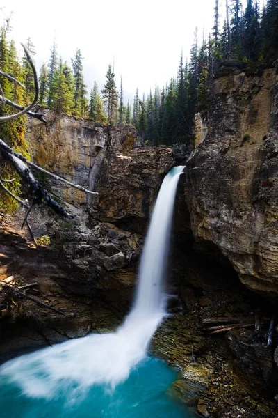 Vue Verticale Une Chute Eau Sur Les Rochers Parc National — Photo