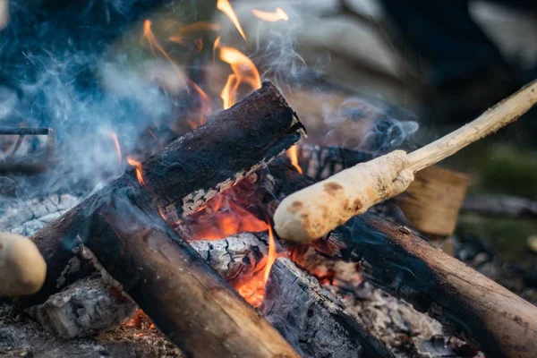 Bread Dough Wooden Stick Being Cooked Bonfire — Stok fotoğraf