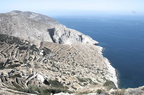 Skalní Útvar Břehu Oceánu Řeckém Ostrově Folegandros — Stock fotografie