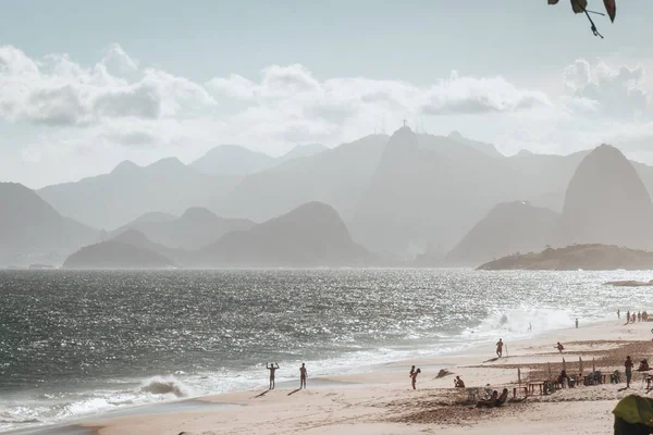 Пейзаж пляжа в Рио — стоковое фото