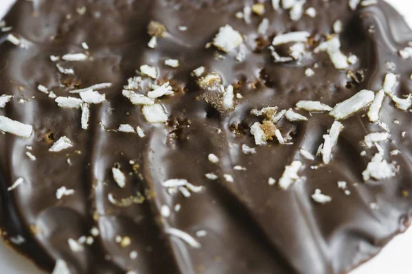 Cierre Una Barra Caramelo Chocolate Con Coco Que Enciende Bajo — Foto de Stock