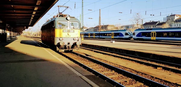 Stazione ferroviaria di Budapest, Ungheria - Stazione ferroviaria Nyugati — Foto Stock