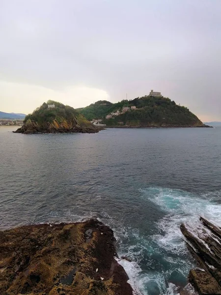 Vertikal Hög Vinkel Bild Fascinerande Strand Landskap San Sebastian Spanien — Stockfoto