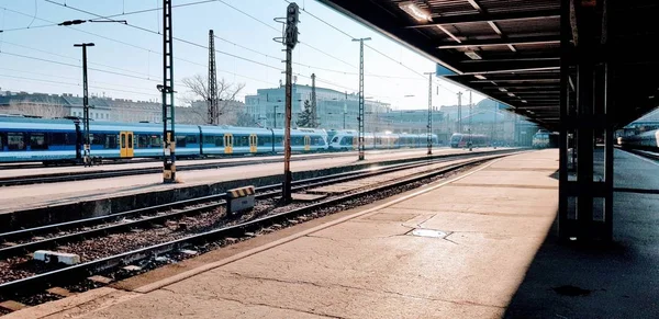 Vasútállomás Budapesten - Nyugati pályaudvar — Stock Fotó