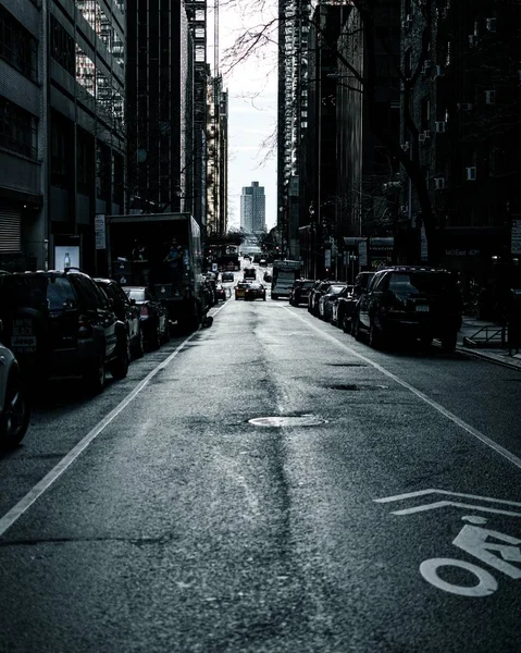 Een Verticaal Schot Van Een Drukke Straat Het Midden Van — Stockfoto