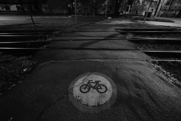 Alone at night in budapest hungary — Stock Photo, Image