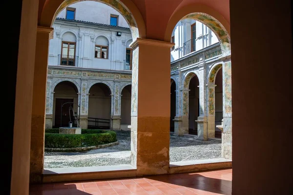 Prachtig Uitzicht Een Oud Gebouw Door Bogen Xativa Spanje — Stockfoto