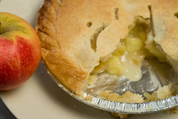 Vue Ensemble Une Tarte Aux Fruits Tranchée Onctueuse — Photo